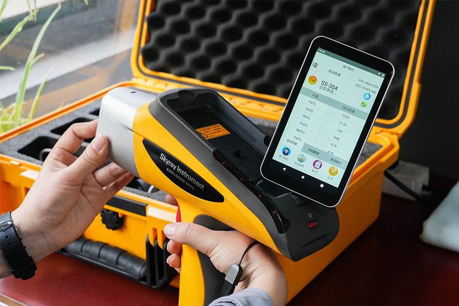 Spektrometer Fluoresensi Sinar-X Genggam Explorer
